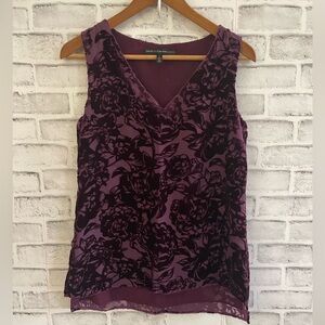 Women’s White House/Black Market sleeveless purple floral velvety v-neck top 0